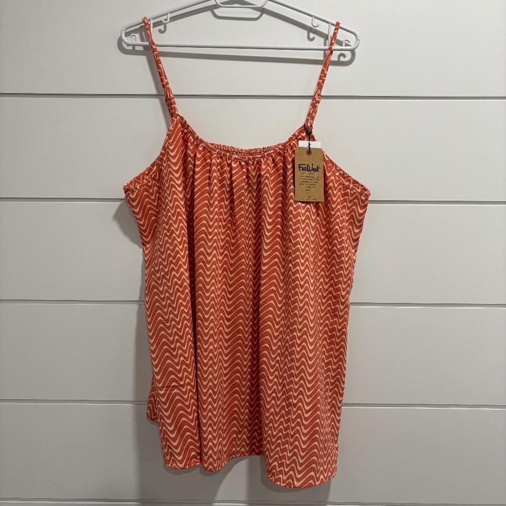 NWT Far West coral print tan top with adjustable straps size XL